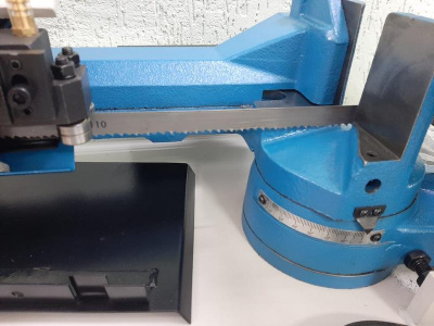 Фото MetalTec BS 170 FHE ручной ленточнопильный станок для резки металла в интернет-магазине ToolHaus.ru