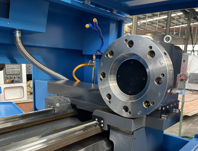 Фото MetalTec CK 50x1000H токарный станок c ЧПУ с прямой станиной в интернет-магазине ToolHaus.ru