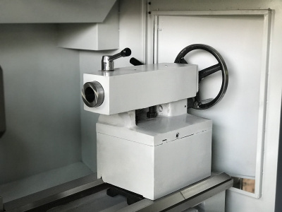 Фото MetalTec CK 50x1000H токарный станок c ЧПУ с прямой станиной в интернет-магазине ToolHaus.ru
